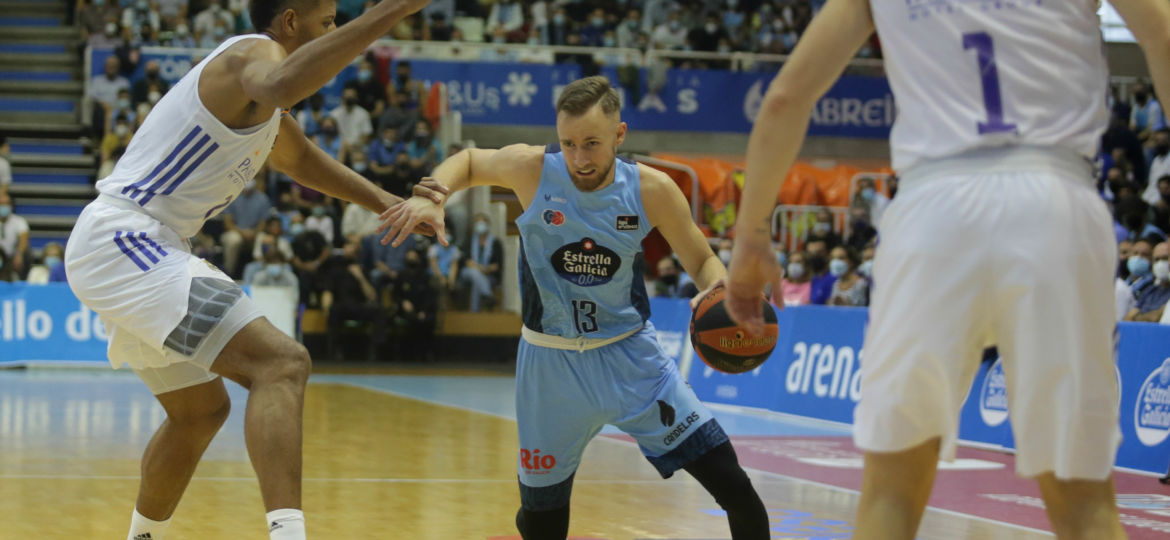 RS397311_J06 BRE-RMB Firmar acb Photo - C Castro