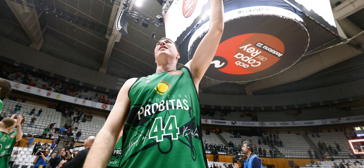 RS490091__EC_1541-lpr