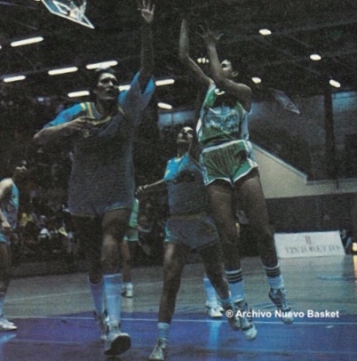 En las durísimas semifinales ante el Kerrygold canario